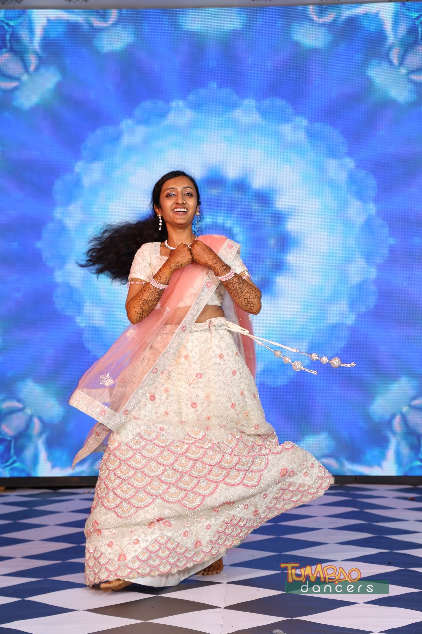 Bollywood Kursleiterin Varshini