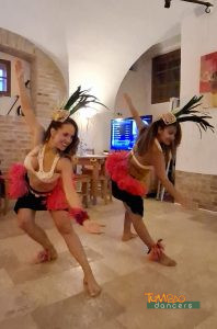 Tumbao Hawaii Show Dancers