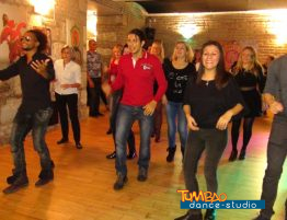 Salsa und Bachata Kurse im Tumbao Dance Studio in Wien